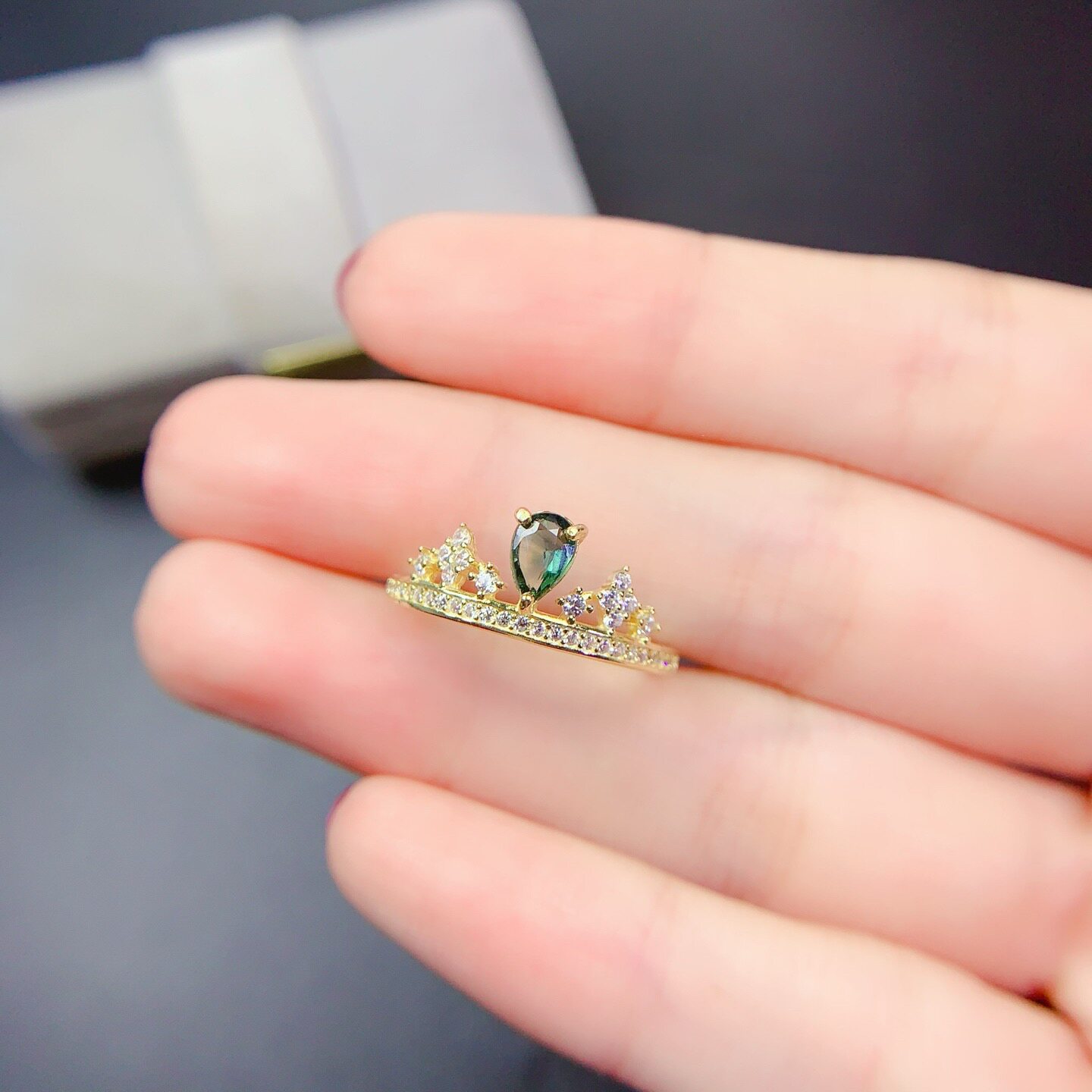 New natural green sapphire ring 925 silver gold plated main stone 4*6mm fashionable and versatile live ring