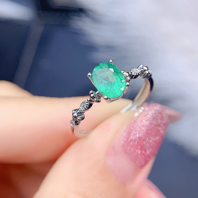 天然祖母绿戒指 石5*7MM925银精工镶嵌活口奶奶绿戒指