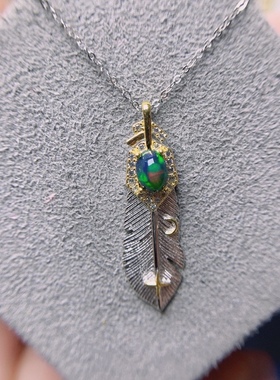 新款天然黑欧泊吊坠 晶体满火彩 主石5*7mm925银镀金事业有成