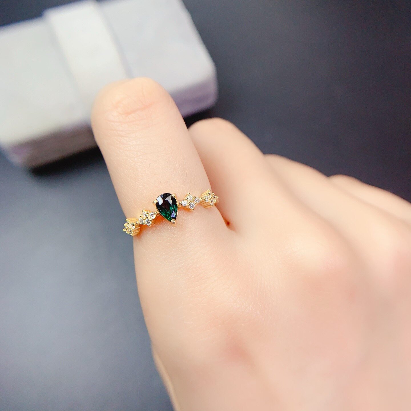New natural sapphire ring 925 silver gold plated main stone 4*6mm fashionable water drop live ring