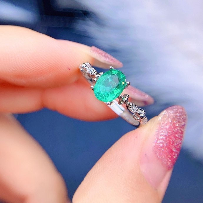 天然祖母绿戒指 石5*7MM925银精工镶嵌活口奶奶绿戒指