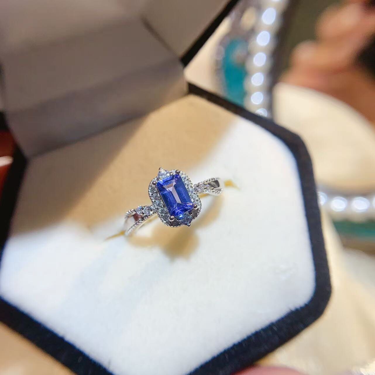 New natural tanzanite ring 925 silver gold plated main stone square 4*6mm fashionable and versatile living ring