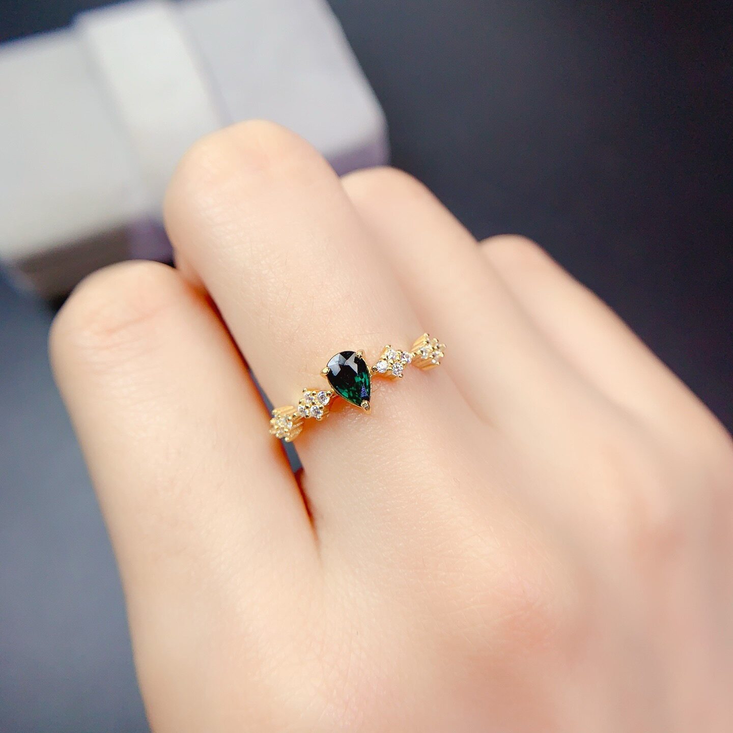 New natural sapphire ring 925 silver gold plated main stone 4*6mm fashionable water drop live ring