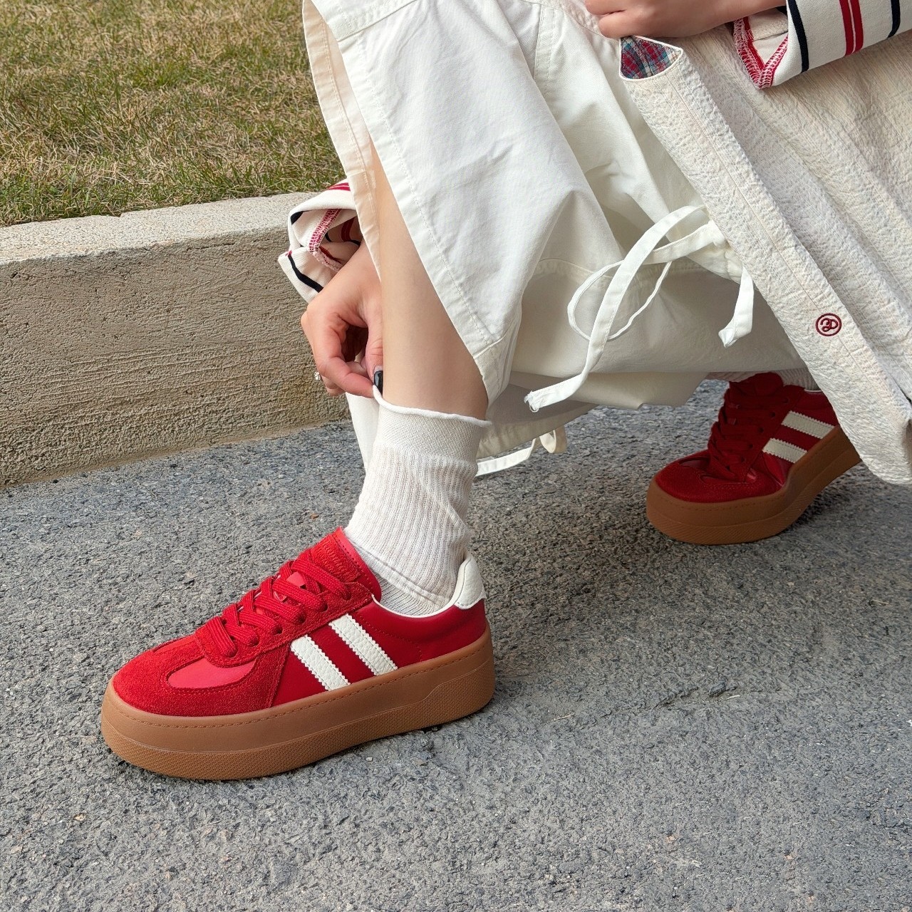 艾模儿德训板鞋26新款女鞋时尚百搭舒适防滑潮鞋平底圆头轻便系带,淘宝优惠券,粉丝福利购,淘宝优惠卷