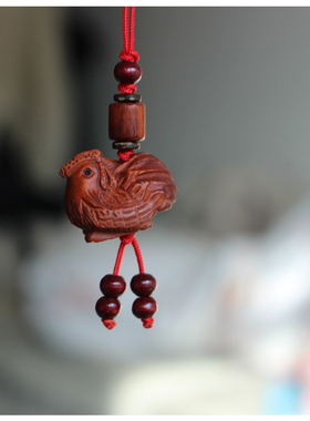 桃木雕刻生肖鸡吊坠红绳子手机挂件龙年吉祥物项链红桃木