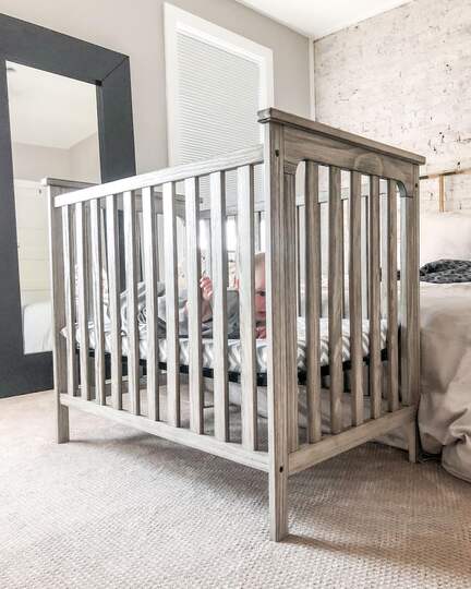Exported to the United States delta tail single brushed crib sofa bed pure solid wood splicable large bed (sold out)