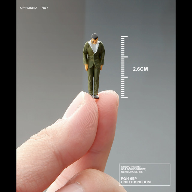 1/64 Miniature Scene Doll Defeated Surrender Letter Officer Soldier Bowing Male Sand Table Mini Resin Figure