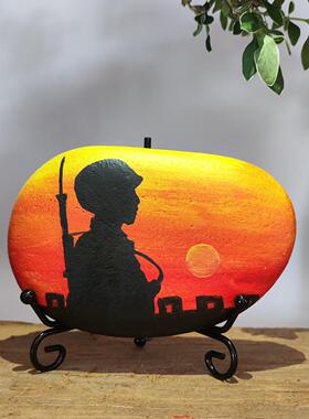 石头画手工摆件军旅题材