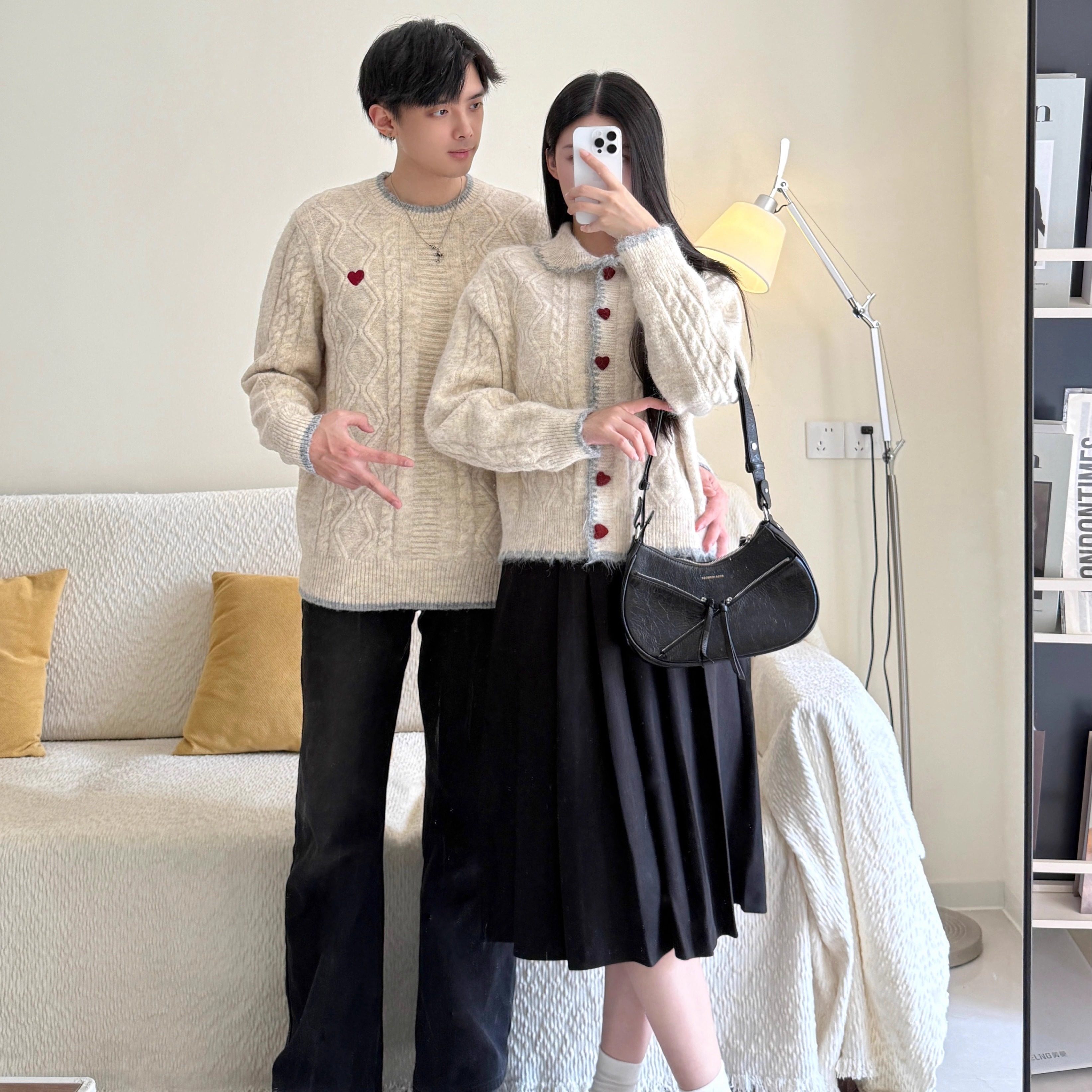 2025秋冬情侣学院风翻领爱心扣麻花针织开衫男女宽松百搭慵懒毛衣,淘宝优惠券,粉丝福利购,淘宝优惠卷