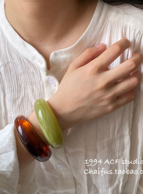 韩系简约清透树脂开口手镯