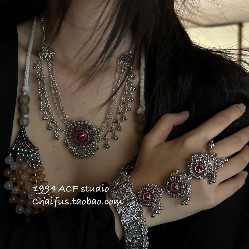 柴夫工作室/S148 复古西域风做旧流苏一体式手链小众苗疆夸张配饰 - 图1