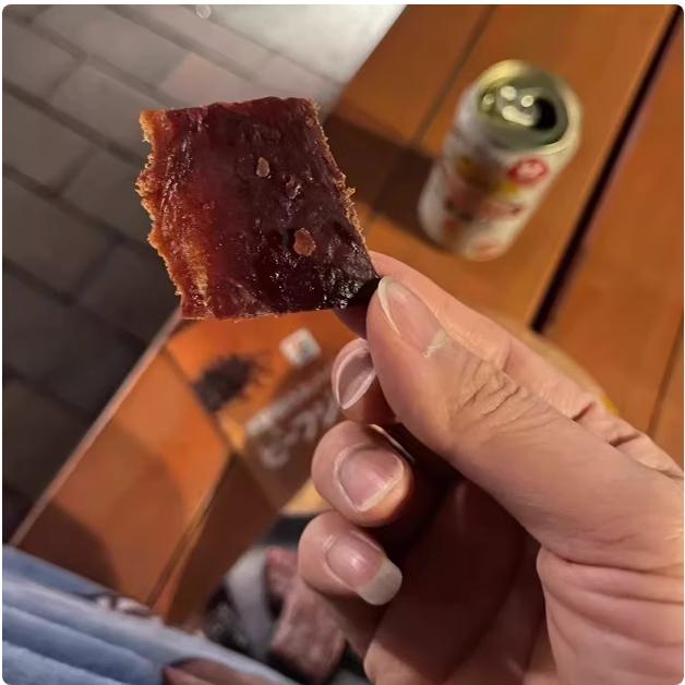日本黄油树饼干711便利店黑胡椒牛肉干厚切朗姆提子巧克力零食 - 图3