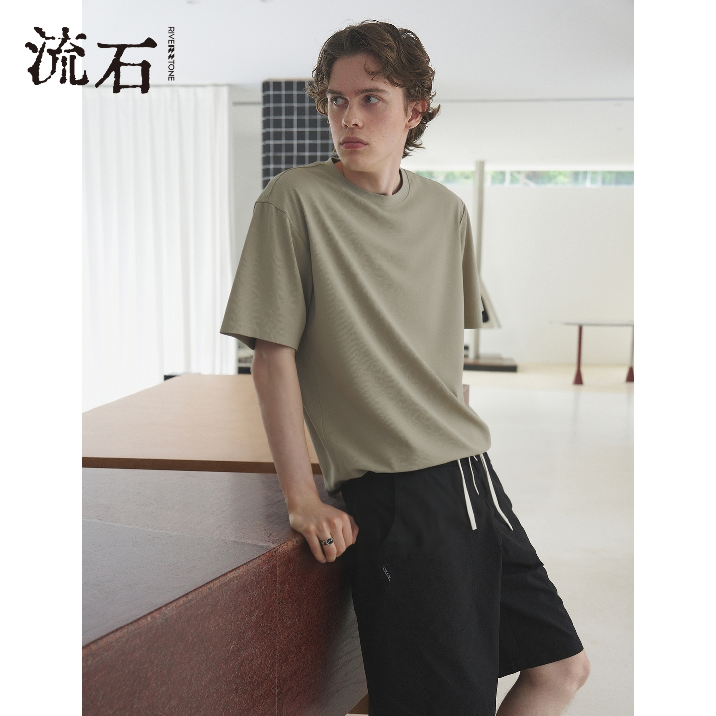 流石男装宽松百搭休闲短袖T恤2025新款夏季男士防晒凉感打底上衣