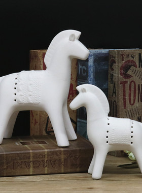 简约现代风浮士德战马创意装饰