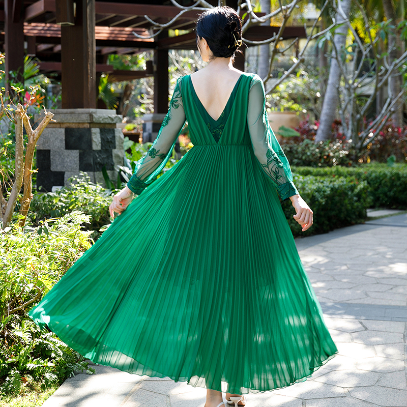 美妃两件套绿色法式温柔风连衣裙2023新款春夏款收腰设计感小众 - 图1