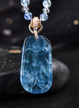 天然海蓝宝九尾狐小吊坠手工雕刻立体深海水蓝海蓝宝狐狸项链