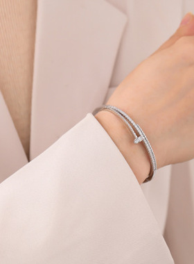 2025春季新款轻奢铜锆石手镯小众高级感精致女款时尚气质手饰手镯