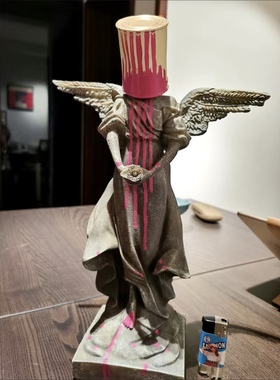 班克西油漆桶天使雕塑现代简约