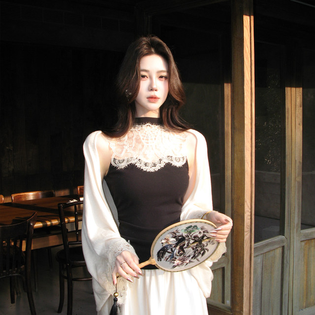 ດ້ານເທິງຂອງເຄື່ອງຫຍິບຜ້າ Li Lace ຂອງ Muzi Li