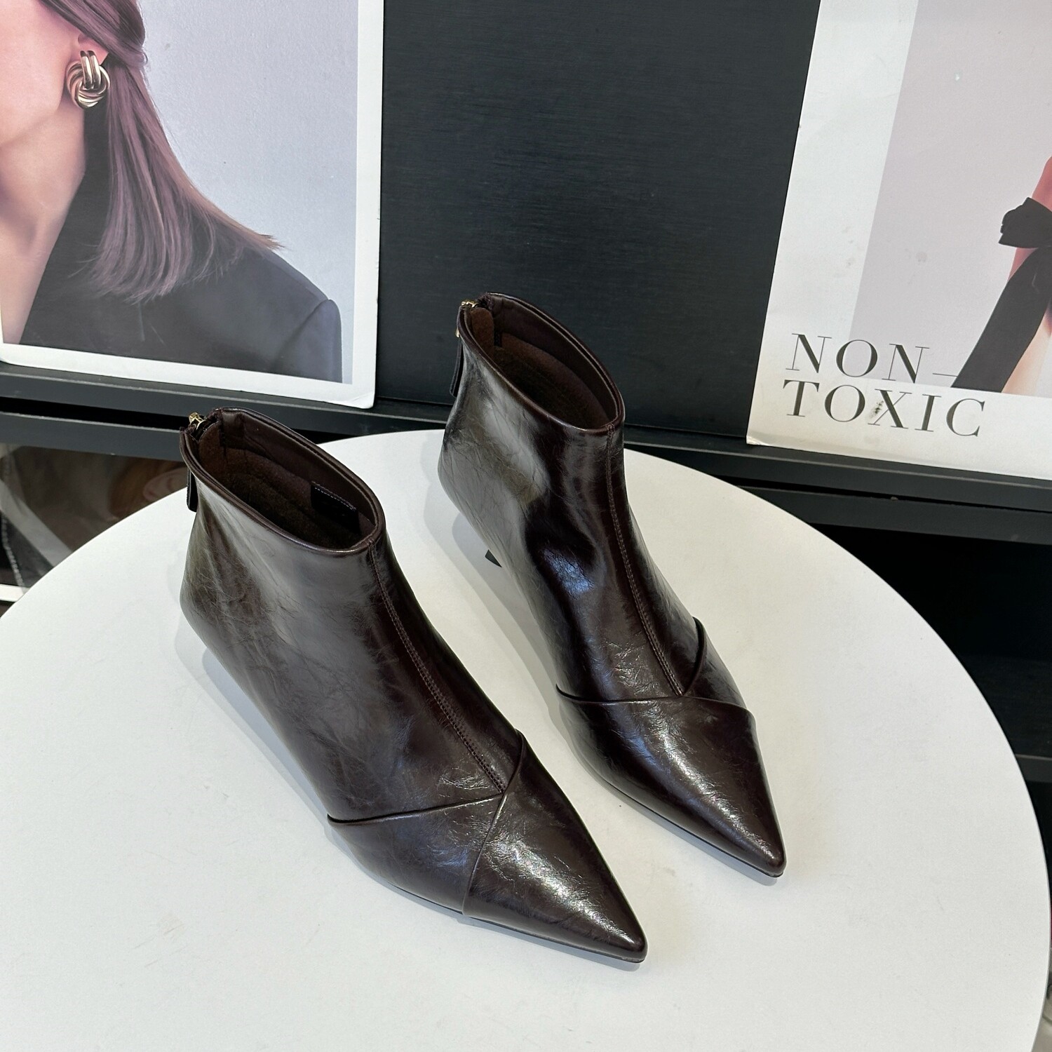 气质猫跟加绒短靴女2025冬季新款法式尖头细跟瘦瘦靴配裙子短筒靴,淘宝优惠券,粉丝福利购,淘宝优惠卷