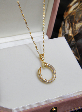 菲颜施微镶钉子项链吊坠