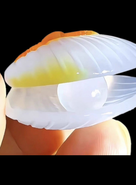 天然玛瑙玉髓俏色雕刻掌上明珠吊坠挂件文玩收藏送礼饰品