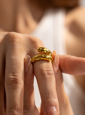 法式复古锤纹戒指时尚气质钛钢手饰钢色18K金女款锤纹开口戒指