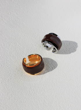 软珐琅釉金棕色双层戒指