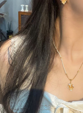 复古金色渐变枫叶仿珍珠拼接项链