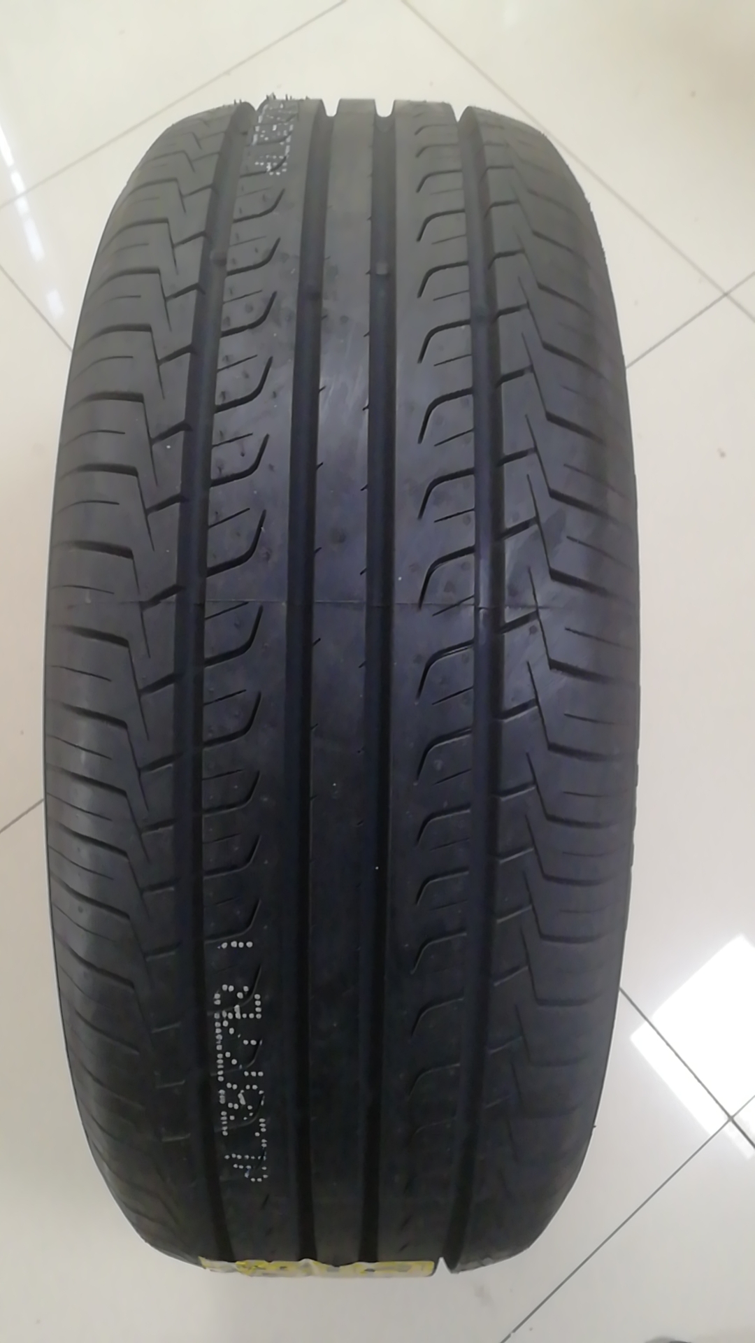 24年佳通轮胎215/55R17 98V 228V1  适用凯美瑞 天籁 皇冠 - 图1