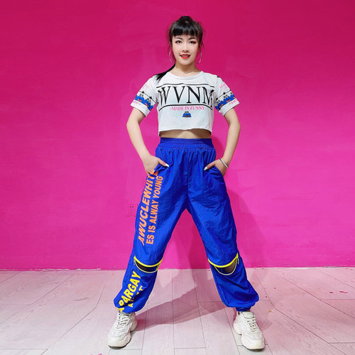 字母短款t恤女夏季短袖插肩jazz上衣爵士跳舞上衣露脐女团演出服 - 图0