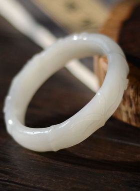 雕花竹节扁条女士和田玉手镯