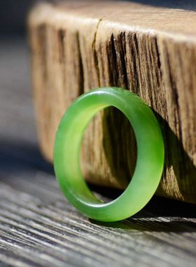 和田玉苹果绿带证书戒指