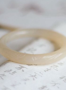 已出欣赏    和田玉藕粉哑光竹节玉镯  非拍链接