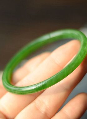 小细条手镯女款带证书新疆和田玉