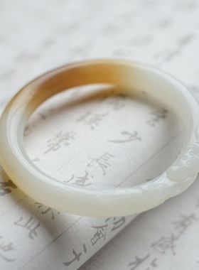 天然圆条莲花女款和田玉手镯