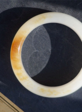 和田玉焦糖色手镯白玉镯子带糖羊脂白宽条黄糖色大小圈口径565758