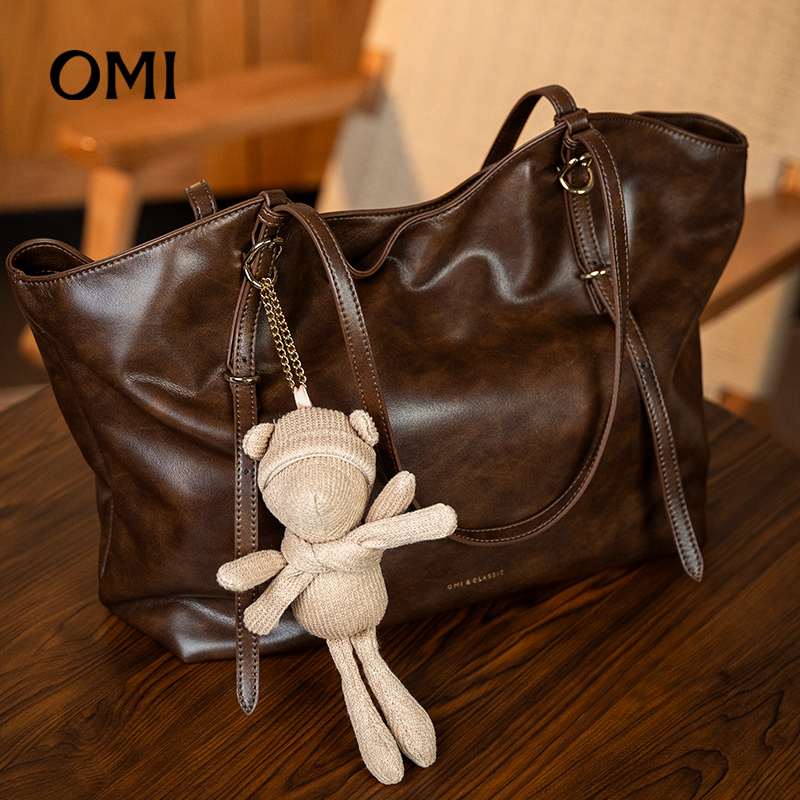 【2025超火包包】欧米omi托特包新科技亲肤面料可调单肩包赠挂件