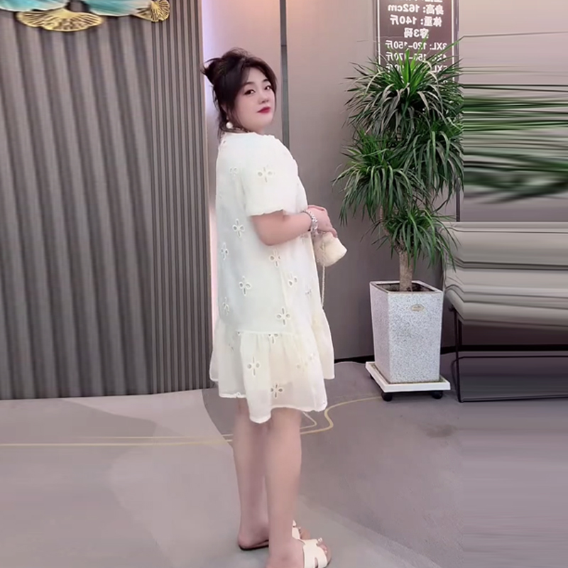 胖MM加肥圆领镂空花短袖连衣裙大码女装韩版夏季中长款减龄淑女裙 - 图2