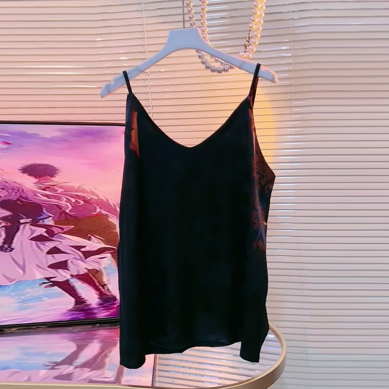 大码女装暗花V领吊带背心胖MM时尚复古风洋气法式减龄百搭打底衫 - 图2