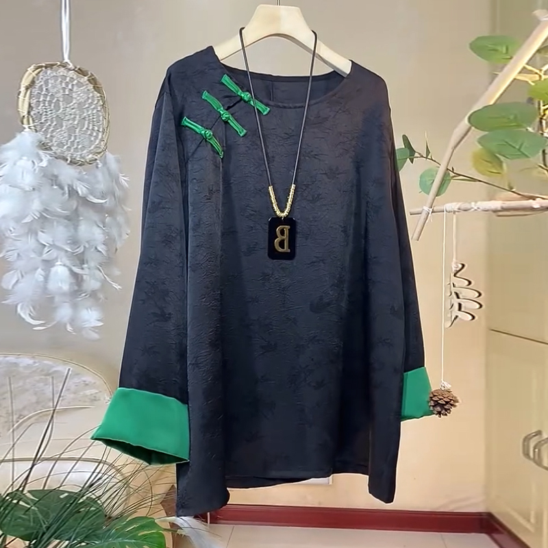加大码女装圆领盘扣暗花复古风拼接袖口黑色百搭上衣胖妹妹打底衫,淘宝优惠券,粉丝福利购,淘宝优惠卷