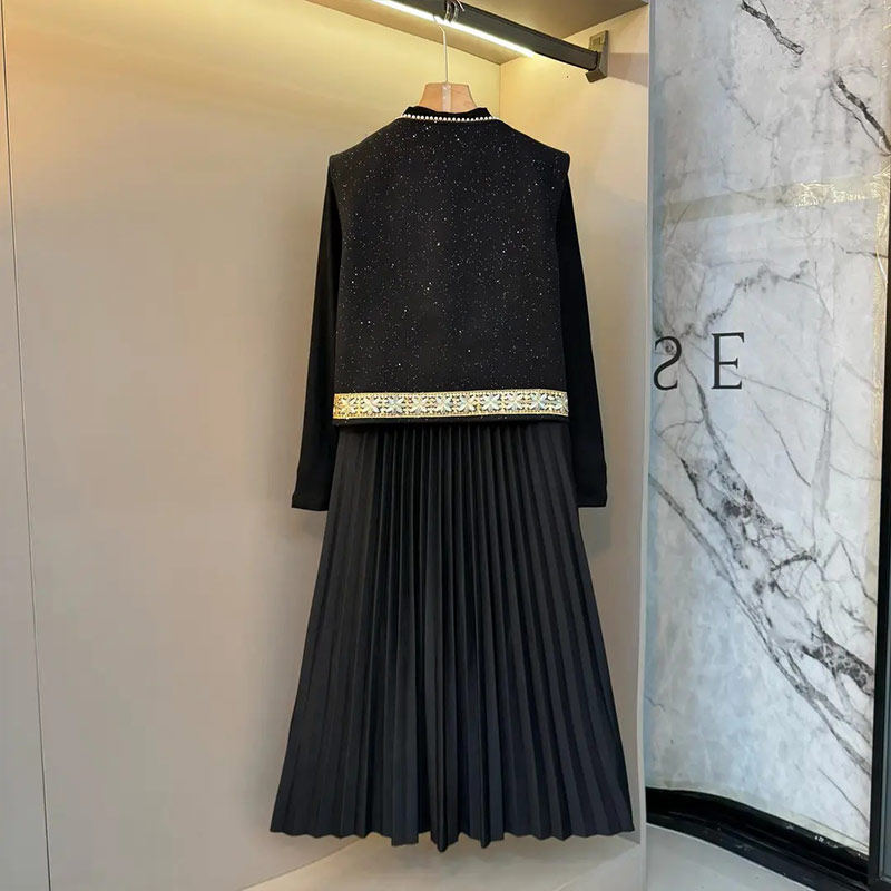 加肥拼色边盘扣马甲百褶裙摆长袖连衣裙大码女装复古风时尚两件套,淘宝优惠券,粉丝福利购,淘宝优惠卷