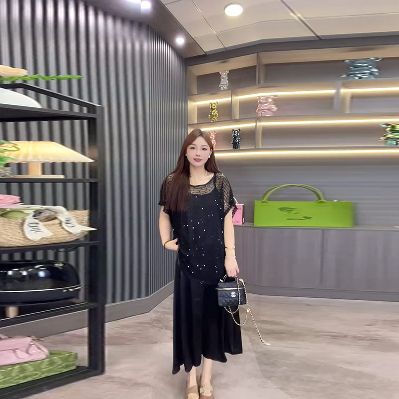 加大码女装圆领短袖亮片上衣吊带裙胖妹妹夏季款气质设计感两件套 - 图3