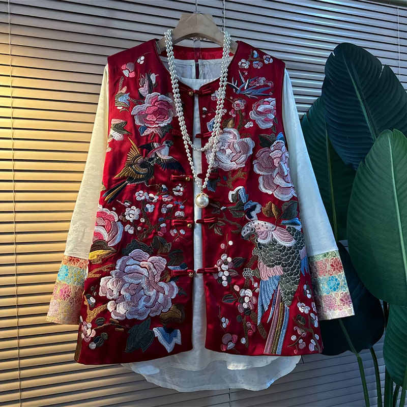 大码女装花朵袖口长袖小衫胖MM冬季款时尚圆领刺绣花盘扣国风马甲 - 图2