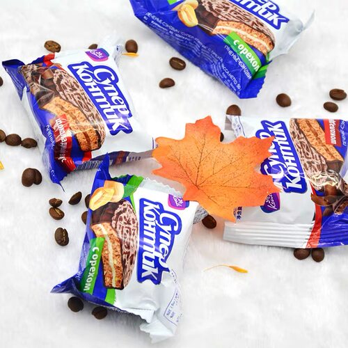 俄罗斯巧克力派三明治花生炼乳夹心涂层饼干康吉进口网红零食推荐 - 图0