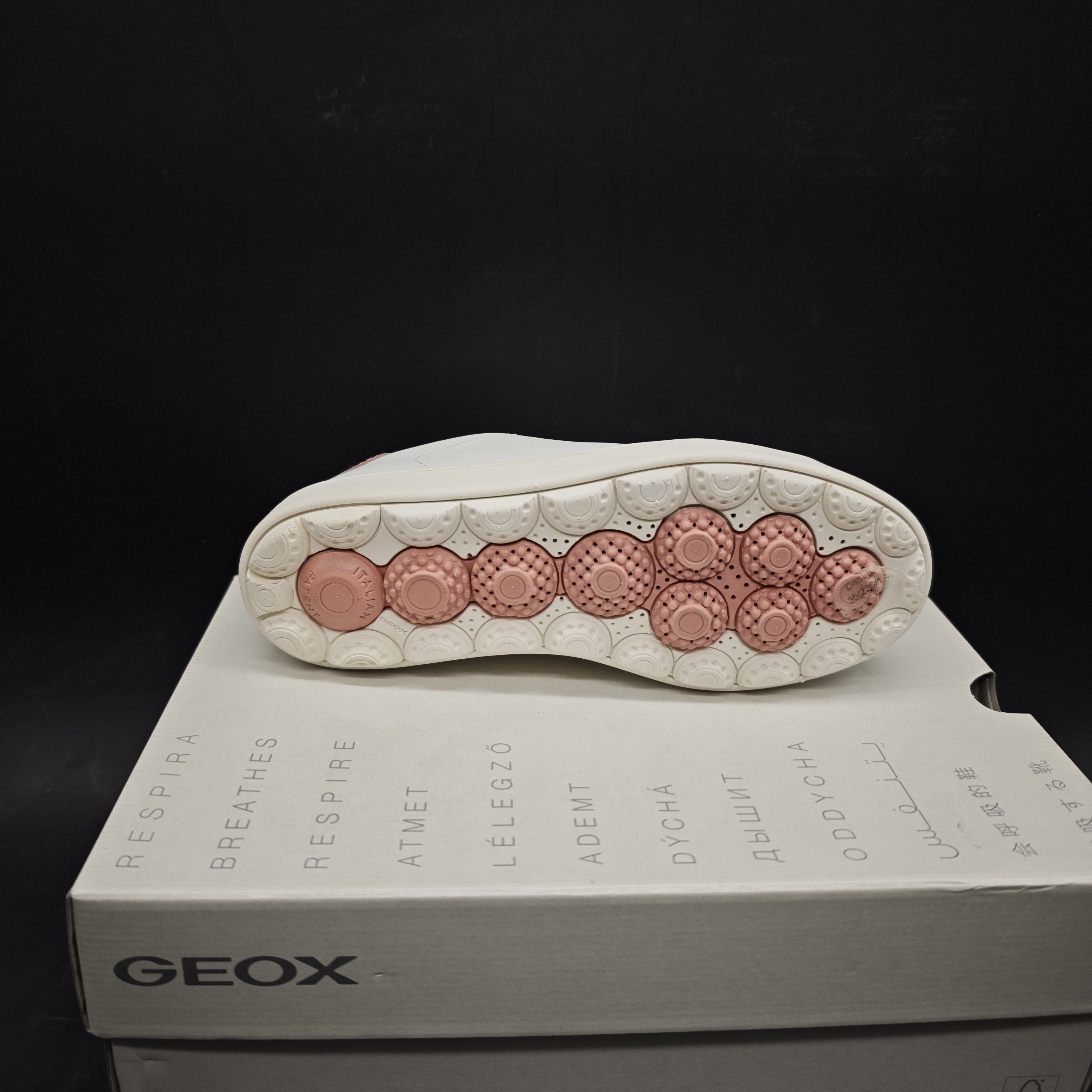 专柜撤柜25年新品GEOX健乐士女士休闲鞋百搭皮质防滑D45WEA C1Z5Q,淘宝优惠券,粉丝福利购,淘宝优惠卷