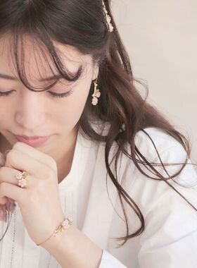 日本Ayatorie花朵淡水珍珠手镯