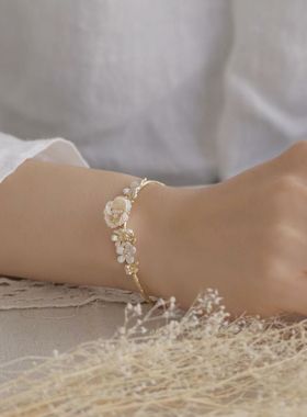 Ayatorie手镯可调节花卉设计感