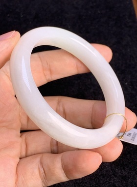 瑕疵和田玉翠青女款手镯带证书