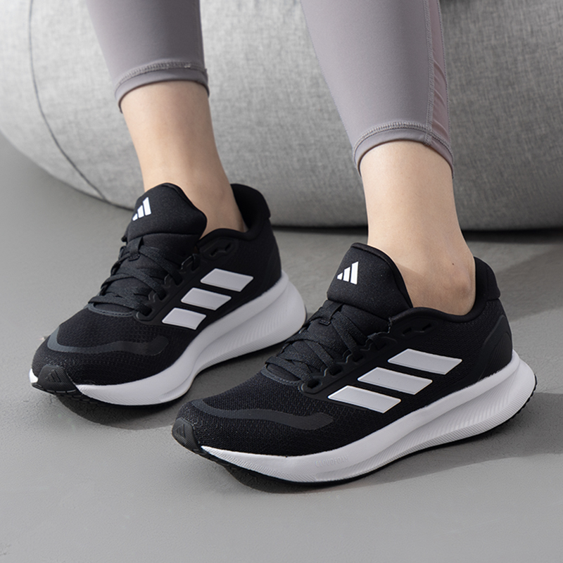 adidasϴ˹ŮЬܲЬ2025ļ¿Ь͸˶Ь249Ԫ